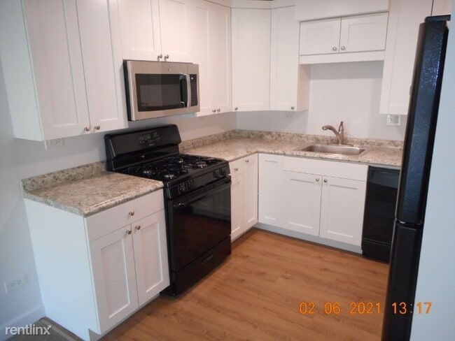 Building Photo - 2 br, 1.5 bath Townhome - 486 Duane Ter