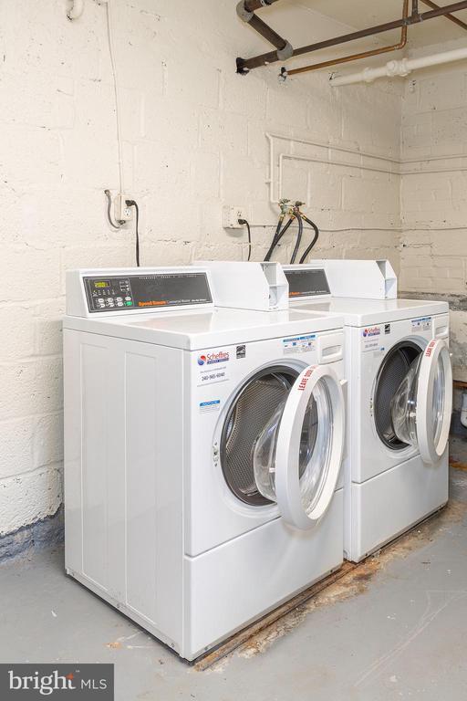 Building Photo - 2415 Ontario Rd NW