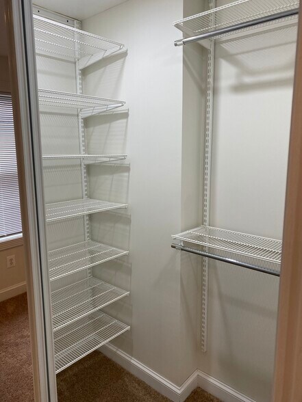 Closet - View 1 - 5006 Cherokee St