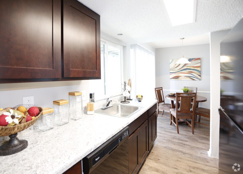 The Villas at Stone Creek (Longridge LLC) 11888 Longridge Dr Baton