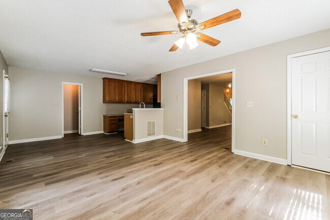 Building Photo - 4681 Woodglen Ct