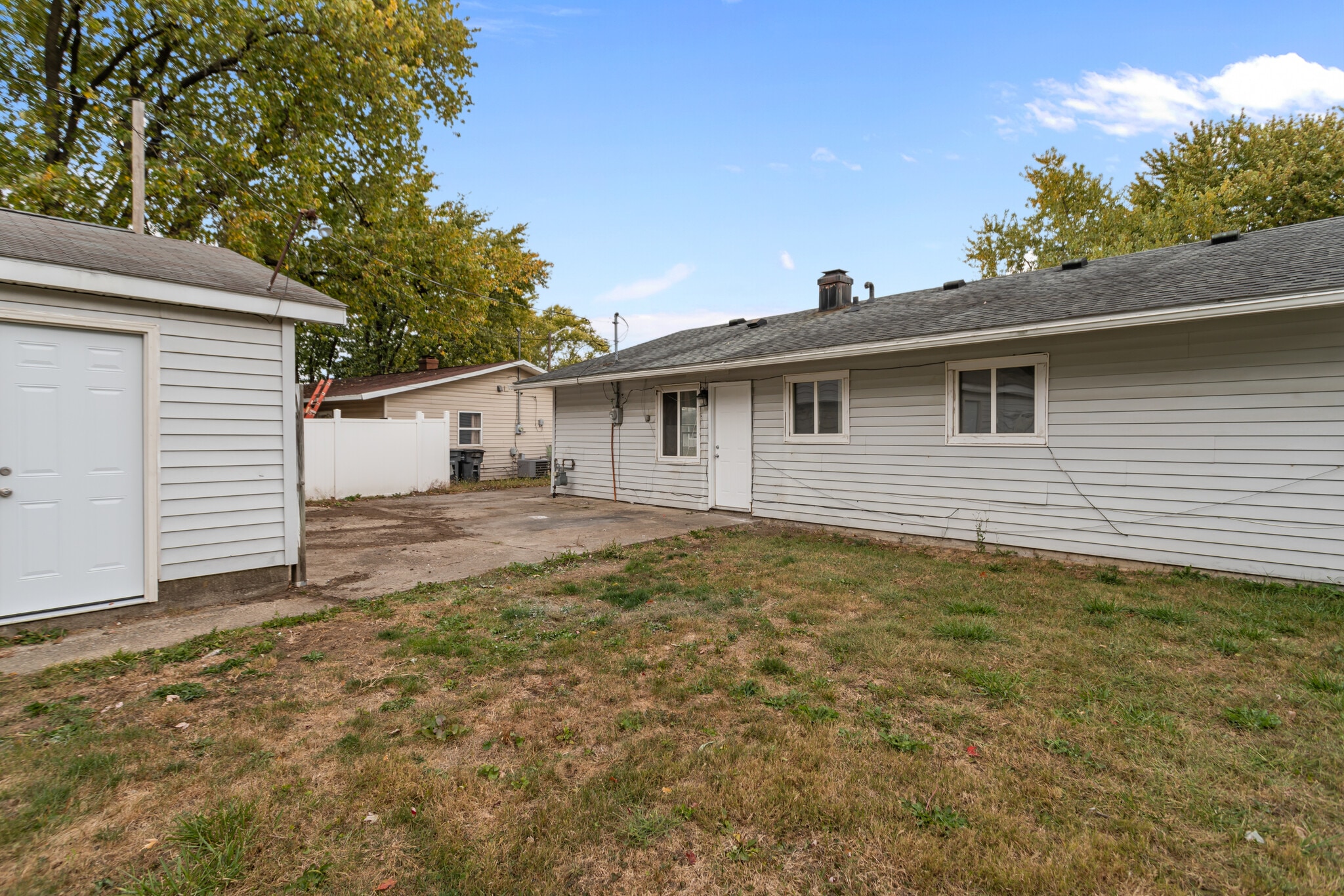 Building Photo - 2713 N Delphos St