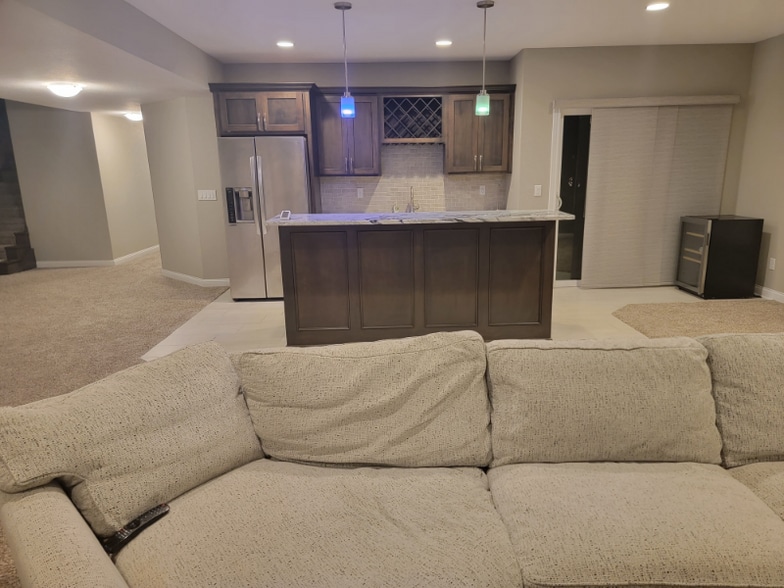 Building Photo - 605 NE Dellwood Dr