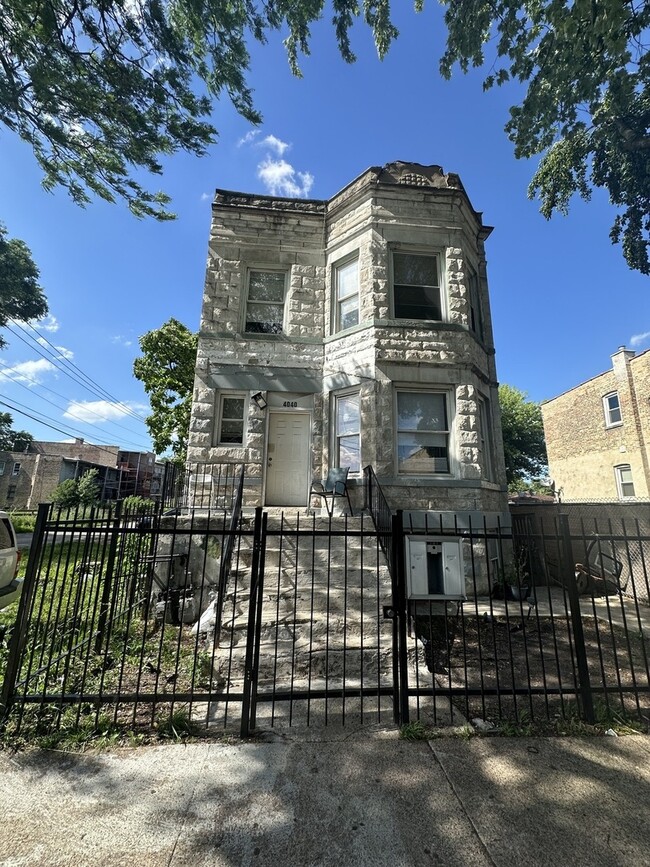 Primary Photo - 4040 W Polk St