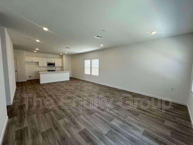 Building Photo - 2502 Cambridge Ct