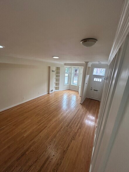 Building Photo - 1805 9th St NW