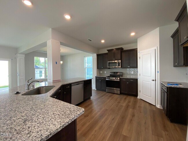 Building Photo - 17 Red Crabapple Ct
