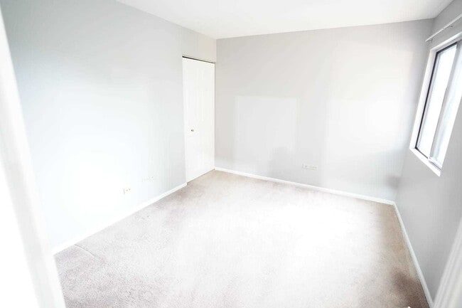 Building Photo - 361 Farnsworth Ct