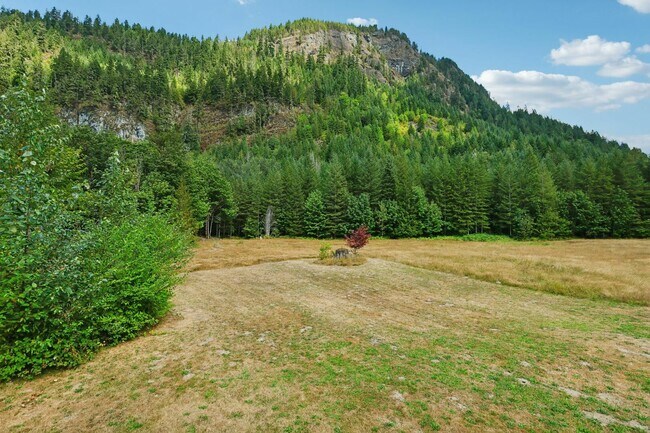 Building Photo - 14341 WA-530