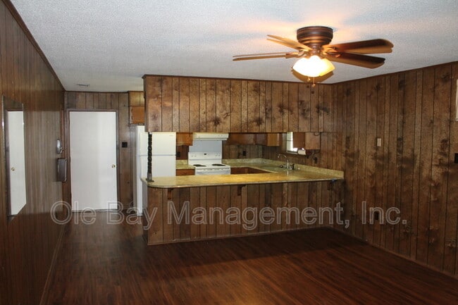 Building Photo - 5470 Barbara Dr