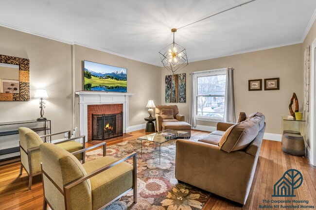 Building Photo - Furnished 4-Bedroom, 2.5-Bath Apartment near Elmwood Village