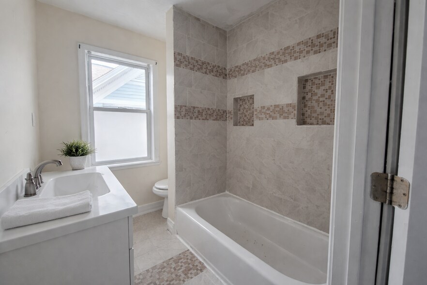 Building Photo - 6 Osborn St