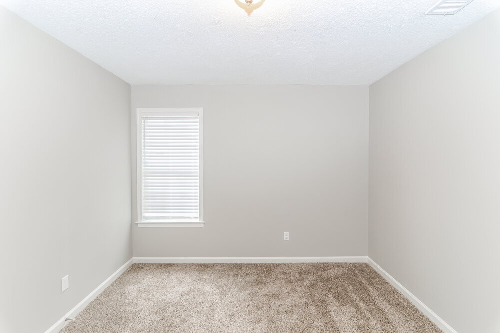 Building Photo - 5896 Pipers Green Ln