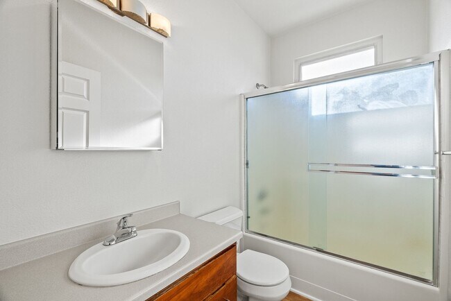 Building Photo - 1332-1332 Mission St