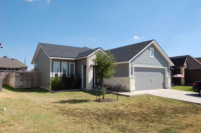 Building Photo - 2110 Markley Dr