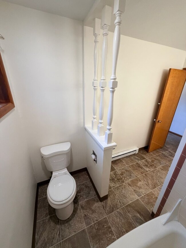 Building Photo - Three Bedroom Home with Covered Patio