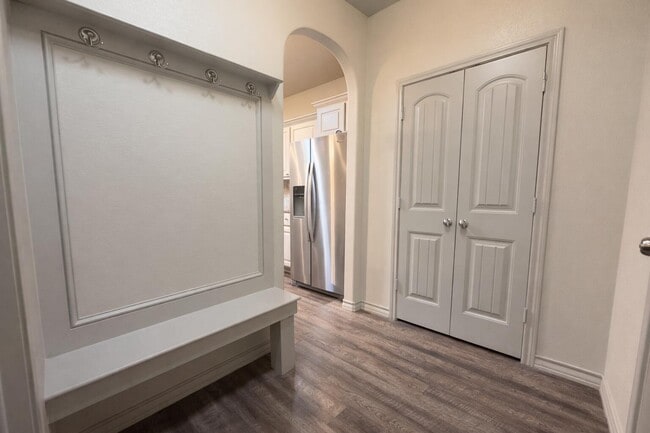 Building Photo - 5305 Kemper St