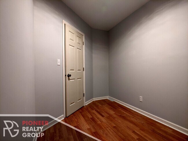 Building Photo - 3542 N Halsted St