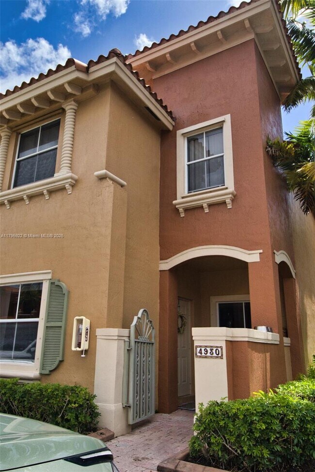 Primary Photo - 4930 Windward Way
