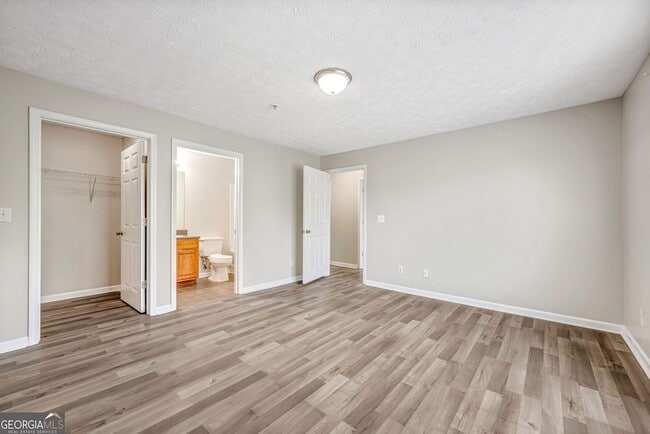 Building Photo - 13202 Fairington Ridge Cir