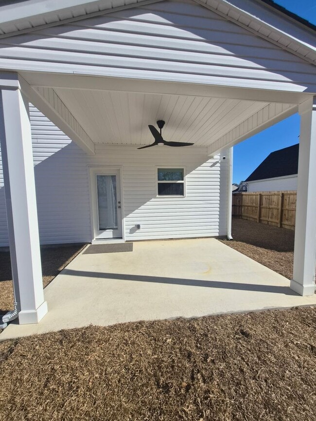 Building Photo - 301 Harvest Mdw Xing