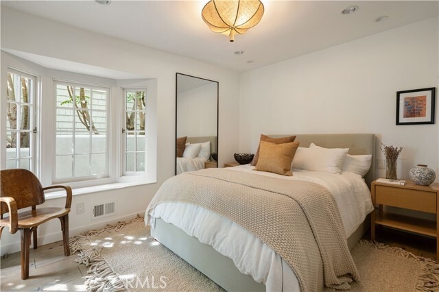 Building Photo - 998 Emerald Bay