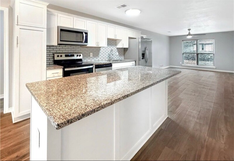 Building Photo - 1810 Clarawood Dr