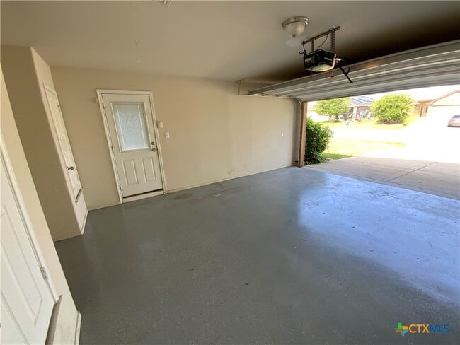 Building Photo - 5911 Hopkins Dr