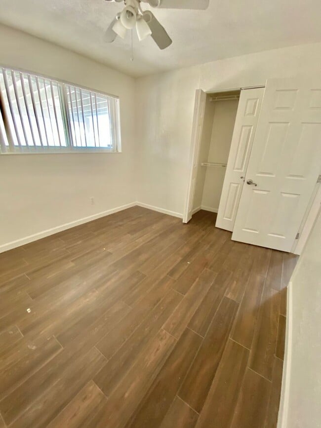 Building Photo - 4 Bedroom, 2 Bathroom Home!