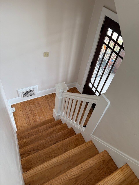 Front Staircase - 4120 Smith Rd