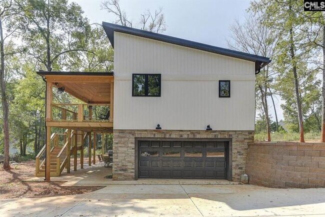 Building Photo - Lake Front Property with Dock