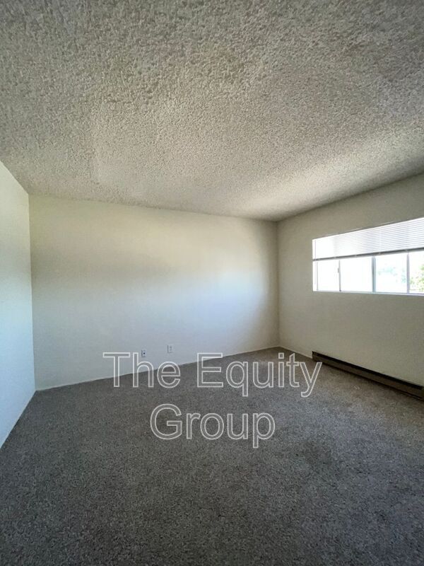 Building Photo - 570 S Richmond Ave