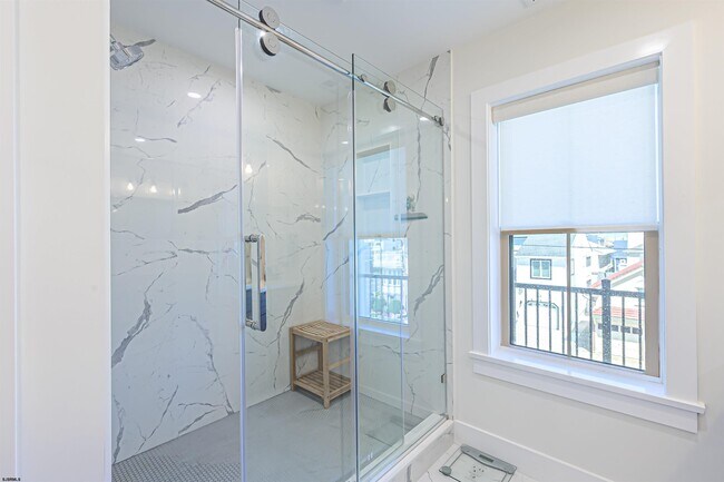 Building Photo - 26 S Rosborough Ave