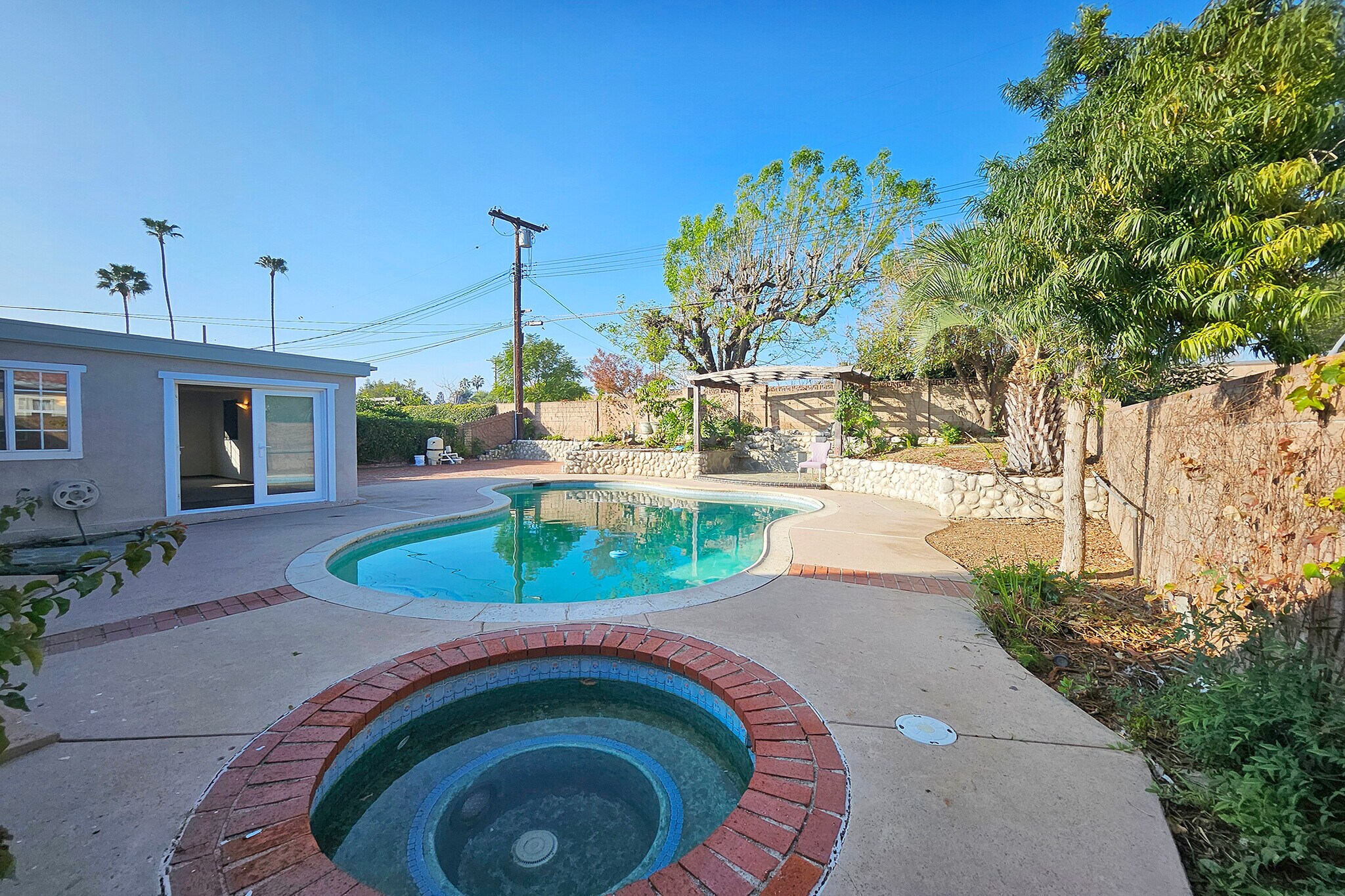 Building Photo - 9321 Donna Ave