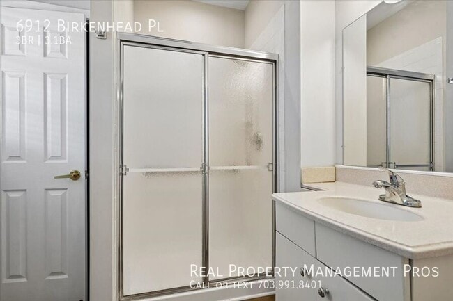 Building Photo - 6912 Birkenhead Pl