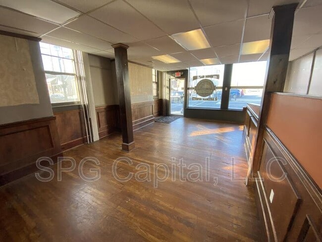 Building Photo - 62 Chambersburg St