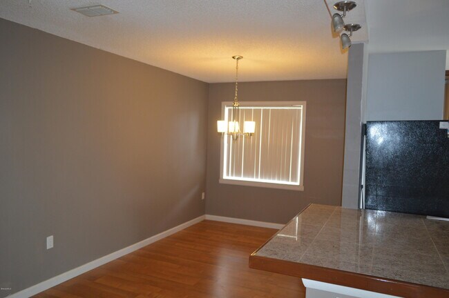 Building Photo - 101 Summer Pl