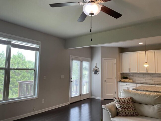 Building Photo - 2415 Matlin Way