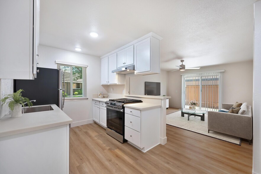 Building Photo - Brentwood Village Apartments