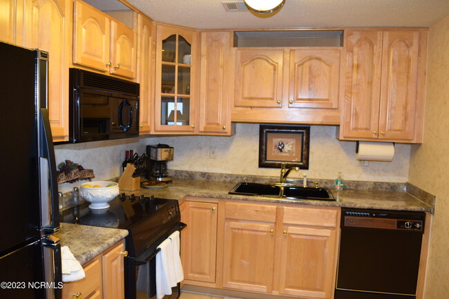 Building Photo - 303 Sugar Top Dr