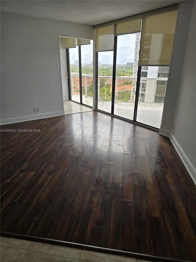 Building Photo - 3610 Yacht Club Dr