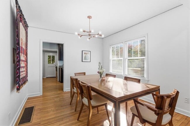 Building Photo - 693 Glenwood Ave SE