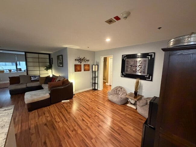 Building Photo - 44 W Broadway