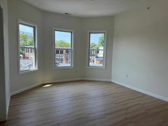 Building Photo - 247 Harvard St