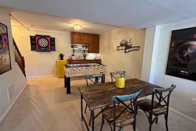 Building Photo - 9414 Grant Ave