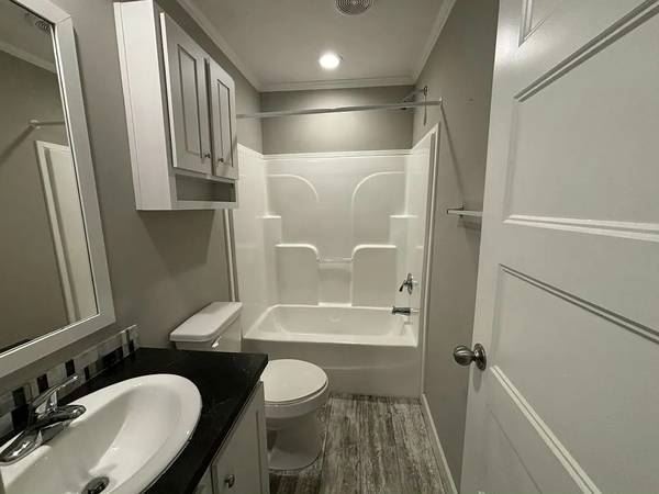 Building Photo - 16 Glen Cove Ct