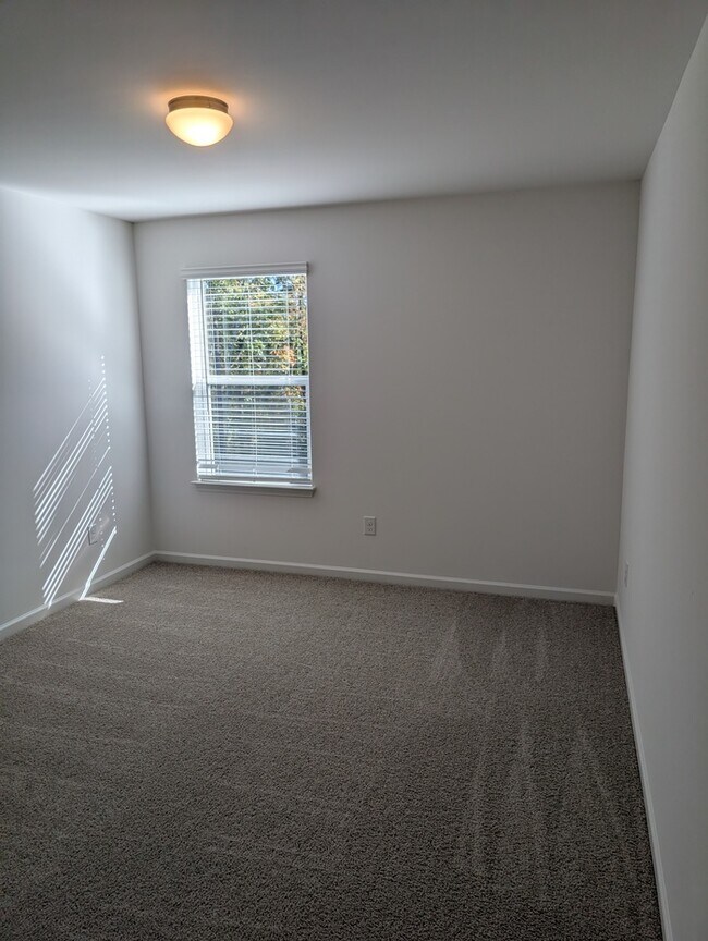 Building Photo - NEW HOUSE Stonebridge Golf Course Views - ...