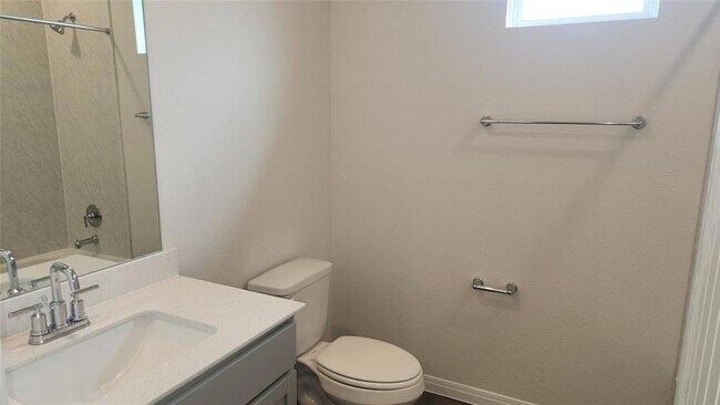 Building Photo - 195 Greenbelt Reservoir Pass