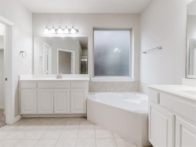 Building Photo - 10901 Capri Dr