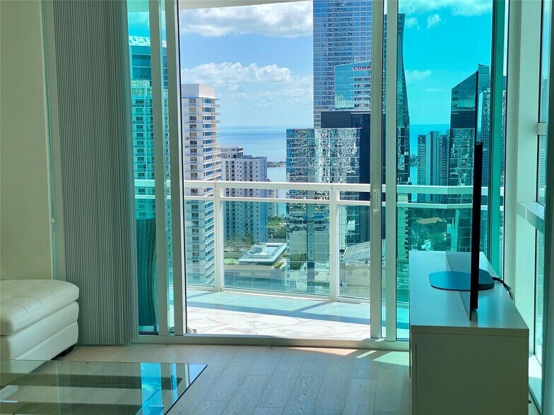 Building Photo - 951 Brickell Ave